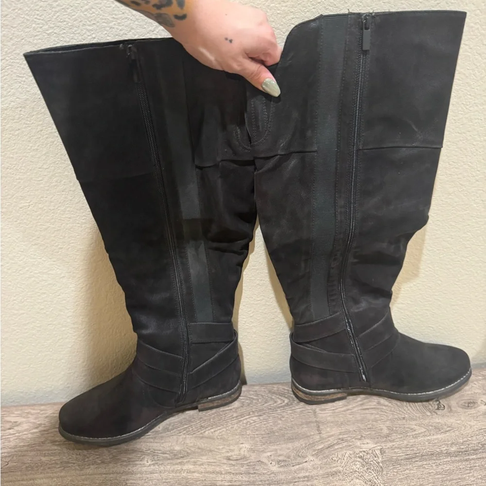 TORRID - BLACK Oiled Faux Suede Double Buckle Knee-High Boot (WW)